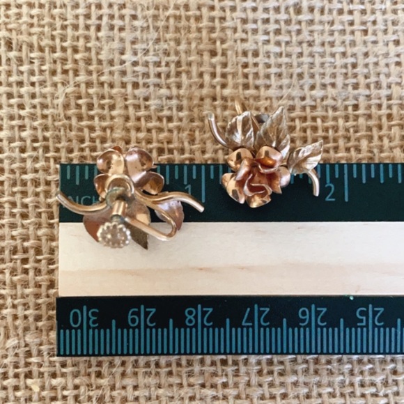 21-Krementz Vintage Gold & Rose gold earrings - Picture 6 of 8